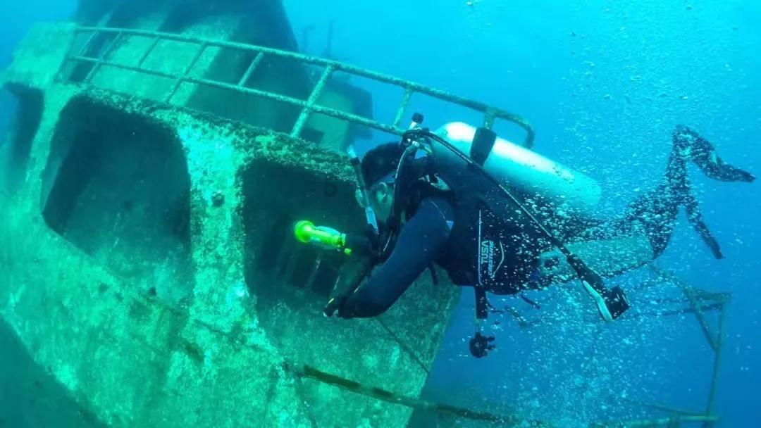 废弃海盗船逃脱